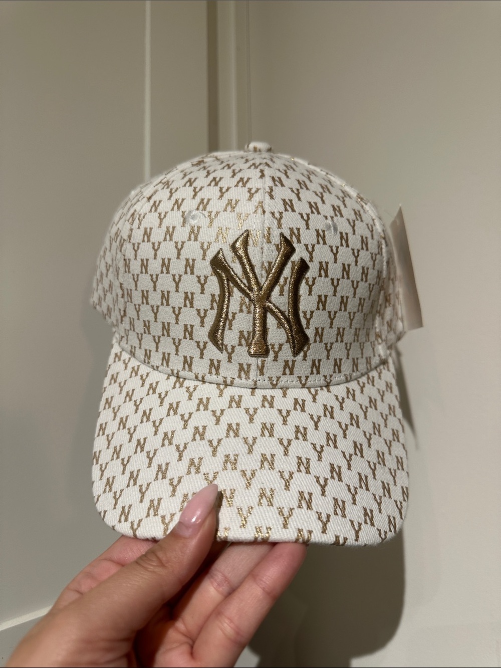 MLB New York Yankees White and Gold Monogram Baseball Cap - Picture 2 of 5